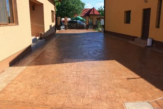 Tunari / Ilfov - Amenajari exterioare beton amprentat