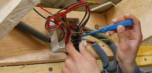 Bransamente si revizii instalatii electrice - Bucuresti