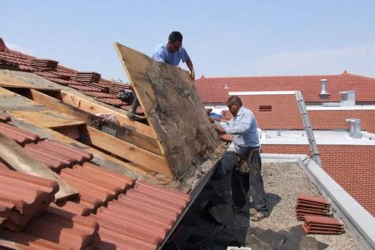 Proiectare - comercializare - montaj sisteme de acoperisuri metalice DECRA