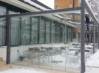 Amenajari din sticla securizata si balustrade - Popesti Leordeni / Ilfov