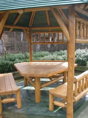 Sfantu Gheorghe / Covasna - Mobilier din lemn pentru gradina