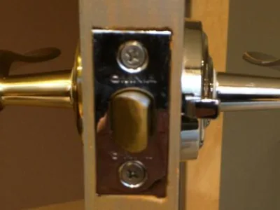 Deblocari usi non stop Bucuresti