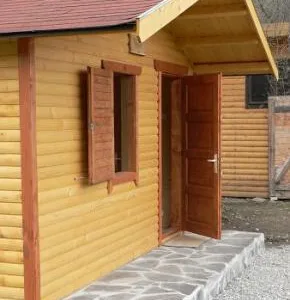 Odorheiu Secuiesc / Harghita - Constructii de saune si case din lemn