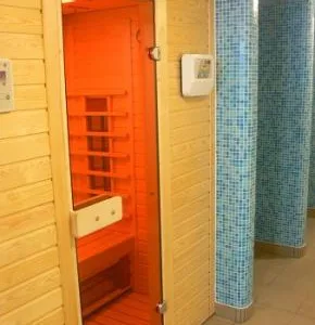 Odorheiu Secuiesc / Harghita - Constructii de saune si case din lemn
