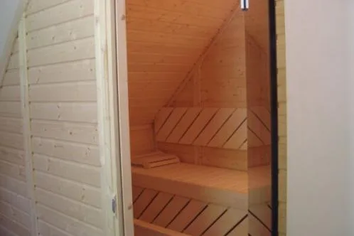 Odorheiu Secuiesc / Harghita - Constructii de saune si case din lemn