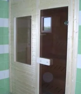 Odorheiu Secuiesc / Harghita - Constructii de saune si case din lemn