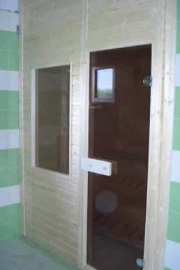 Odorheiu Secuiesc / Harghita - Constructii de saune si case din lemn