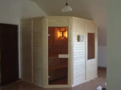 Odorheiu Secuiesc / Harghita - Constructii de saune si case din lemn