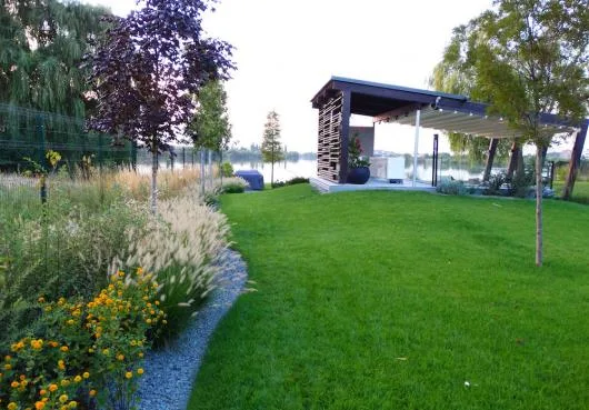 Natural Design amenajari gradini si spatii verzi in Bucuresti si in tara