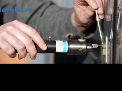 Deblocari usi Bucuresti