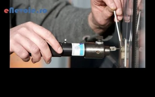 Deblocari usi Bucuresti