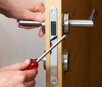 Reparatii tamplarie termopan