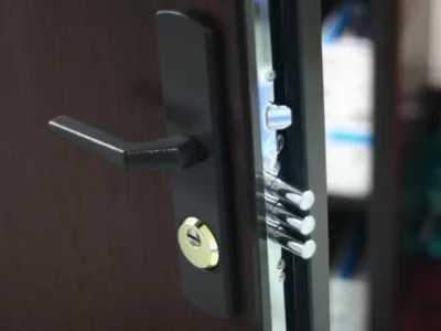 Deblocari de usi non stop