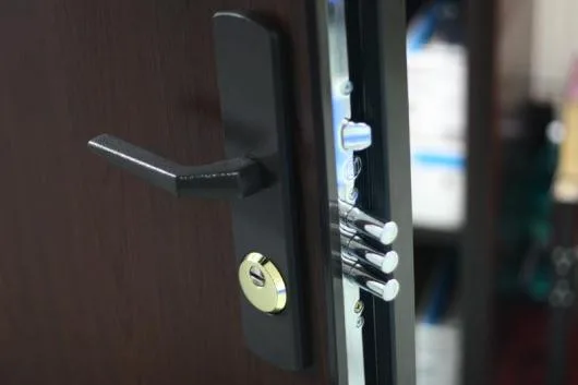 Deblocari de usi non stop