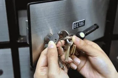 Deblocari usi metalice - seifuri si auto