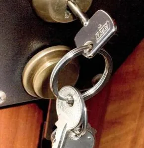 Deblocari usi metalice - seifuri si auto