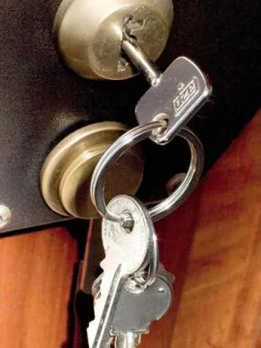 Deblocari usi metalice - seifuri si auto