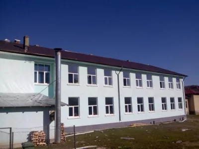Tamplarie pentru constructii din PVC si lemn stratificat - Fagetu / Prahova