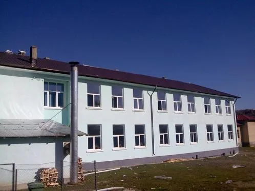 Tamplarie pentru constructii din PVC si lemn stratificat - Fagetu / Prahova