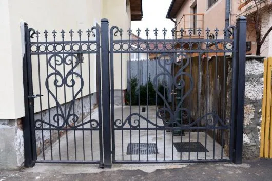 Bucuresti - Restaurari lucrari de fier forjat