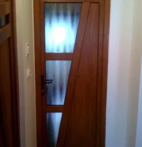 Usi e interior - tamplarie PVC cu geam termoizolant - Timisoara
