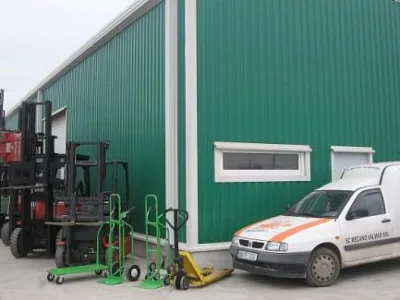 Vanzari si inchirieri stivuitoare si platforme hidraulice
