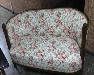 Tapiterie si retapitare pentru scaune - fotolii - canapele