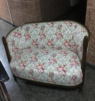 Tapiterie si retapitare pentru scaune - fotolii - canapele