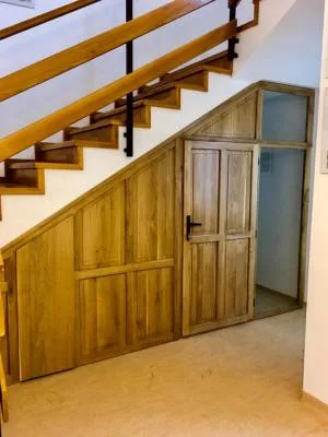 Executa tocatoare de bucatarie - blaturi de mese - scari interioare - Alba Iulia