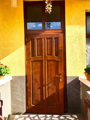 Executa tocatoare de bucatarie - blaturi de mese - scari interioare - Alba Iulia