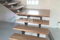 Scari interioare din lemn de stejar - Lunguletu / Dambovita