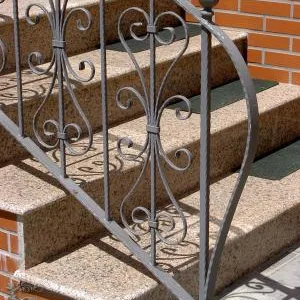 Bucuresti - Garduri - porti,usi - grilaje - balustrade fier forjat