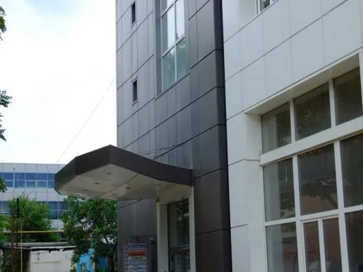 Fatade ventilate - tamplarie PVC si aluminiu