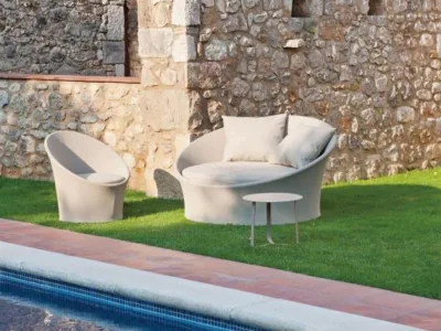 Bucuresti - Mobilier si decoratiuni exterioare