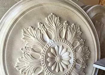 Oradea - Ornamente arhitecturale din polistiren