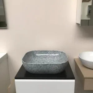 Carcea / Dolj - Mobilier stradal si de joaca,obiecte sanitare
