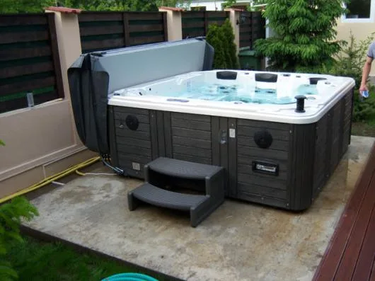 Producator piscine din fibra de sticla