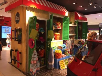 Bucuresti - Standuri - decoruri - butaforie - obiecte promotionale
