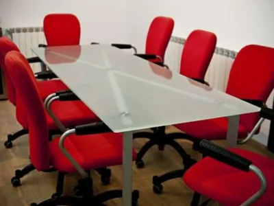 Mobilier din sticla sau din materiale combinate - Bucuresti