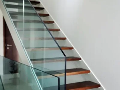 Mobilier si amenajari interioare din sticla