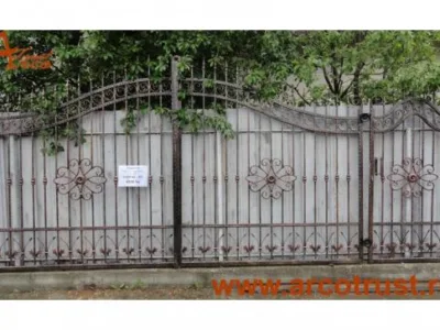 Porti - garduri - balustrade din fier forjat - Targu Neamt