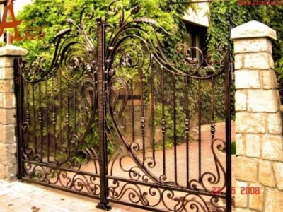 Porti - garduri - balustrade din fier forjat - Targu Neamt