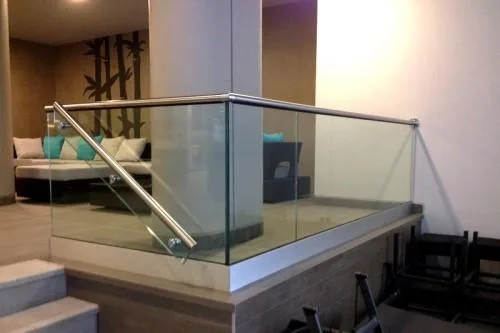 Scari - trepte - balustrade si pardoseli din sticla - Bucuresti