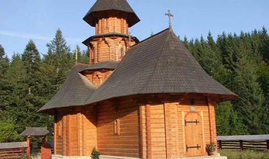 Suceava - Terase - pavilioane si mobilier din lemn
