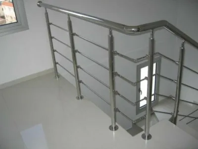 Balustrade si scari din inox sau lemn