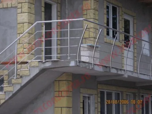 Balustrade si scari din inox sau lemn