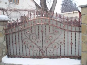 Voivodeasa / Suceava - Garduri - porti - balustrade pentru scari si balcoane,grilaje