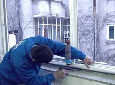 Montaj tamplarie PVC si aluminiu cu geam termopan - Brasov