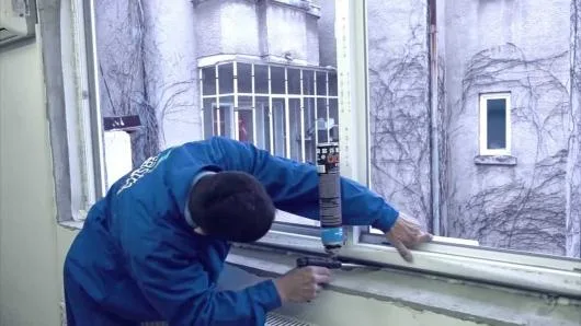 Montaj tamplarie PVC si aluminiu cu geam termopan - Brasov