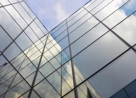 Sisteme din aluminiu pentru usi - ferestre - pereti cortina